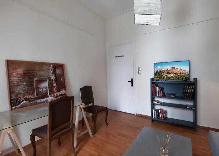 Homy Pagrati Flat 100 Mbps, 12\' To Panathenaic Stadium, 5\' To Metro