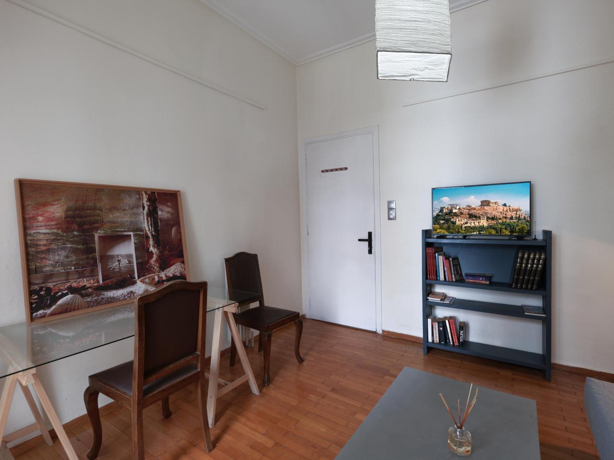 Homy Pagrati Flat 100 Mbps, 12' To Panathenaic Stadium, 5' To Metro
